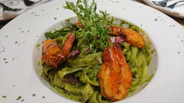 J.C.co藝術廚房:高雄~J.C.co藝術廚房~走進童話般的夢幻森林~鳥籠白鹿造景美到令人驚豔~CP值超高的主題餐廳~