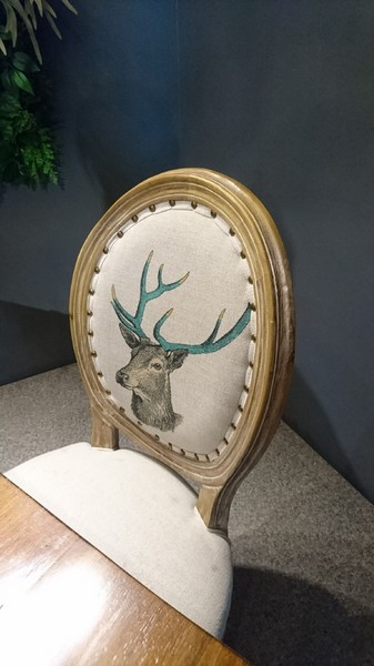 J.C.co藝術廚房:高雄~J.C.co藝術廚房~走進童話般的夢幻森林~鳥籠白鹿造景美到令人驚豔~CP值超高的主題餐廳~