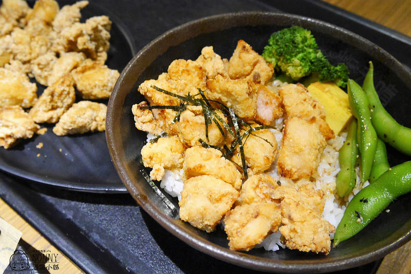 高鐵左營親子遊x新光三越美食．炸去啃