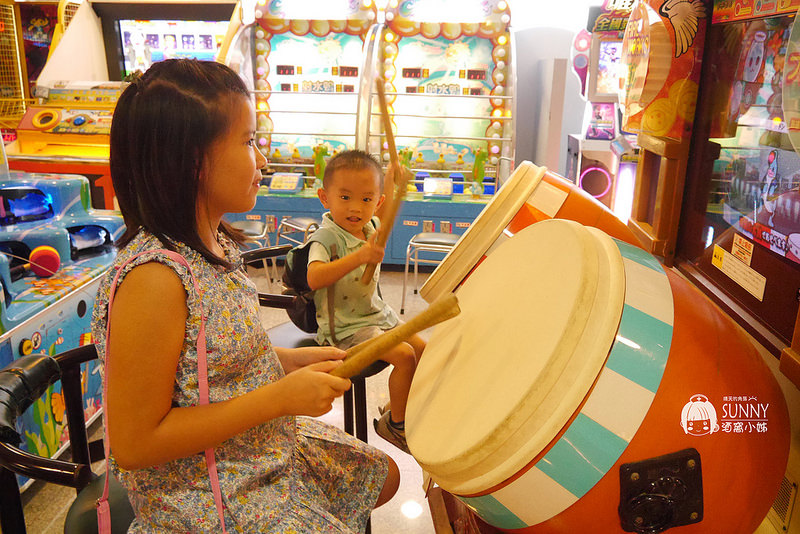 高鐵左營親子遊x新光三越美食．炸去啃