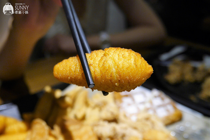 高鐵左營親子遊x新光三越美食．炸去啃