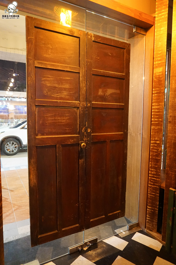 鹽埕區 酒館 駁二 創意 懷舊復古 捷運-06299.jpg