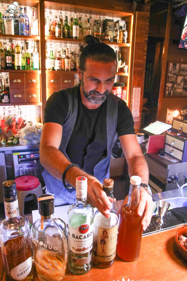 鹽埕區 酒館 駁二 創意 懷舊復古 捷運-9064.jpg