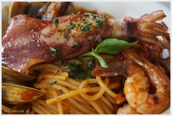 BISTRO by Nelson-西西里辣番茄海鮮麵-2.JPG