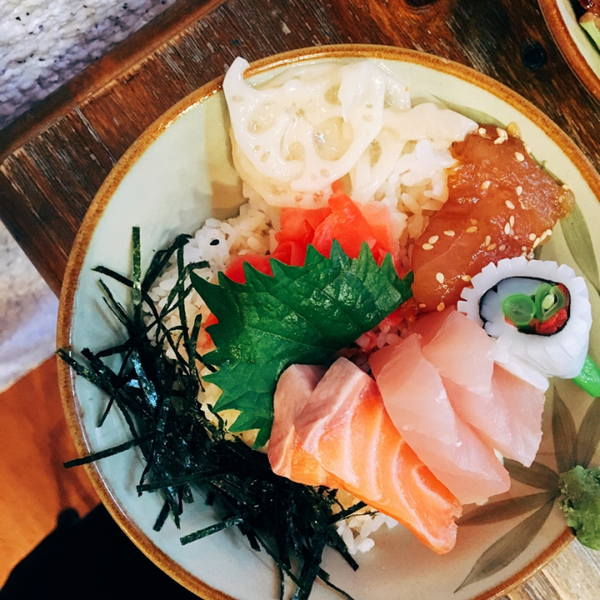 小食憩日式料理：小食憩日式料理｜松山區八德路｜沙拉充滿驚喜