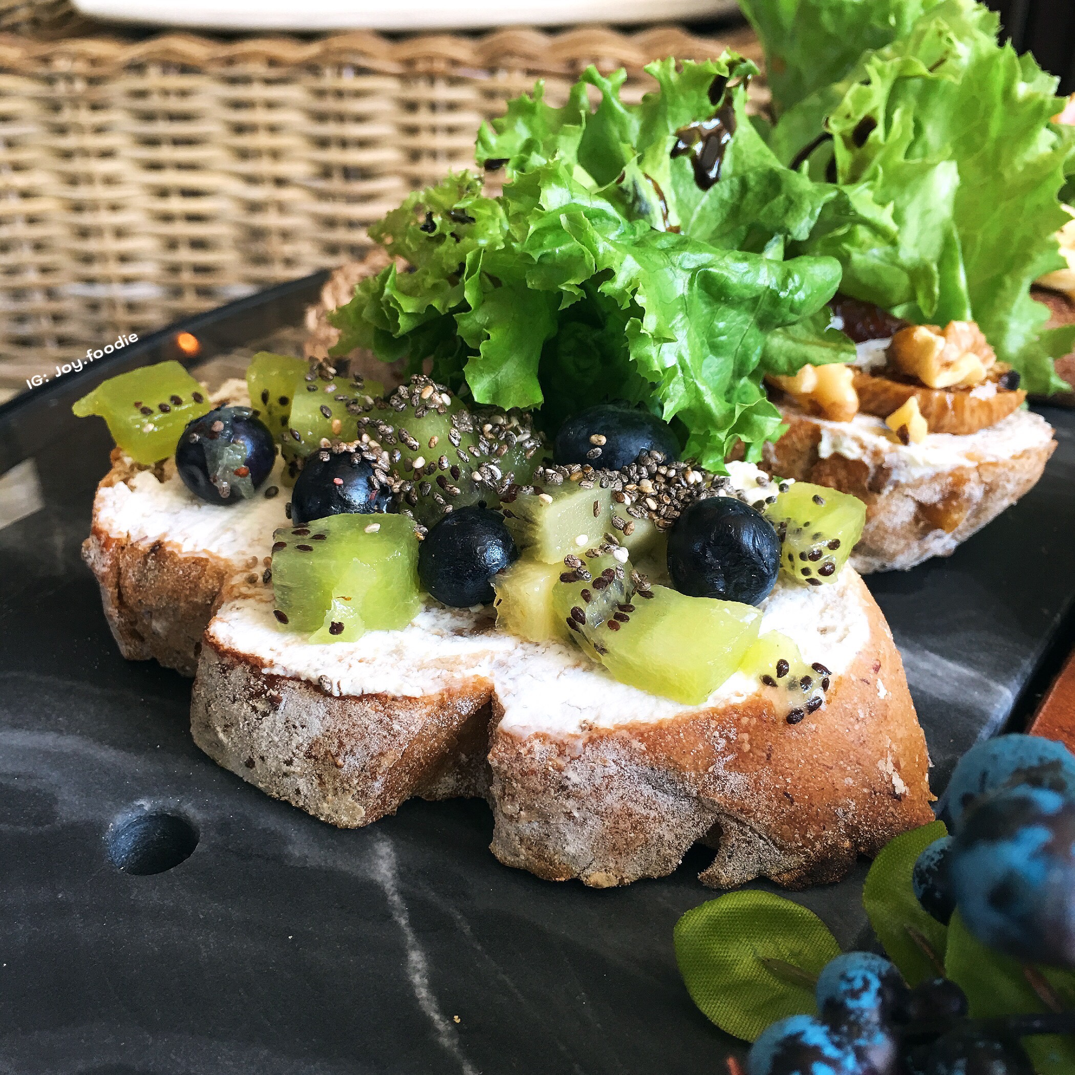 『台北大安區』YUCCA CAFE 超美的環境，適合聚會的好地方。真材實料的健康料理在這裡！