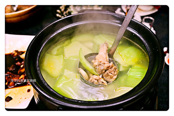 【台北美食】滕老私廚 ~ 超值無菜單料理．採預約制❤ 新店木柵交界處 - 捷運七張站