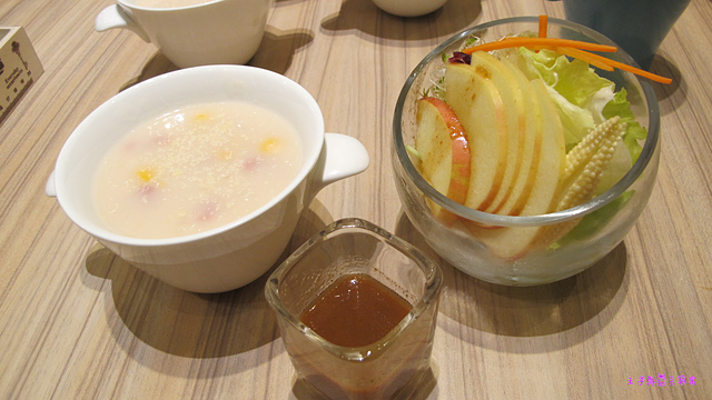 ❤食❤Rainbow樂寶遊學趣親子餐廳-沙坑球池溜滑梯-男孩女孩專屬遊戲室-小型賽車跑道-試營運還抽玩具車♛王子與公主的窩♛