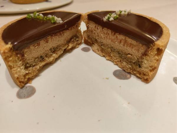 Glocke Bakery手做甜點工作室:Glocke Bakery手做甜點工作室-頭一間甜點店能讓我一訪再訪 吃的不只是美味 更是對甜點的堅持 最近有黃阿瑪的分身大瑪到店喔!!