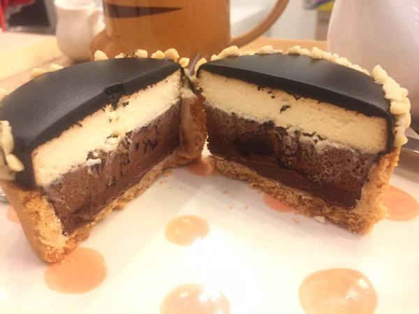 Glocke Bakery手做甜點工作室：Glocke Bakery手做甜點工作室-頭一間甜點店能讓我一訪再訪  吃的不只是美味  更是對甜點的堅持  最近有黃阿瑪的分身大瑪到店喔!!