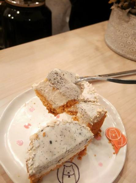 Glocke Bakery手做甜點工作室:Glocke Bakery手做甜點工作室-頭一間甜點店能讓我一訪再訪 吃的不只是美味 更是對甜點的堅持 最近有黃阿瑪的分身大瑪到店喔!!