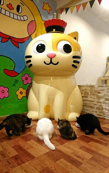 Glocke Bakery手做甜點工作室:Glocke Bakery手做甜點工作室-頭一間甜點店能讓我一訪再訪 吃的不只是美味 更是對甜點的堅持 最近有黃阿瑪的分身大瑪到店喔!!