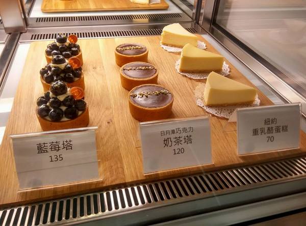 Glocke Bakery手做甜點工作室:Glocke Bakery手做甜點工作室-頭一間甜點店能讓我一訪再訪 吃的不只是美味 更是對甜點的堅持 最近有黃阿瑪的分身大瑪到店喔!!