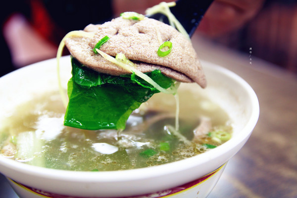 三民煮藝：【新北市新店區。小吃】三民煮藝 招牌椒香系列 香麻辣平衡夠味 一吃上癮 心中排行第一名 小碧潭捷運站