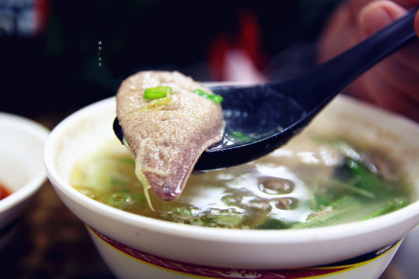 三民煮藝：【新北市新店區。小吃】三民煮藝 招牌椒香系列 香麻辣平衡夠味 一吃上癮 心中排行第一名 小碧潭捷運站