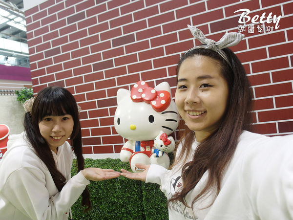 HELLO KITTY GO AROUND!!歡樂嘉年華 (4).jpg