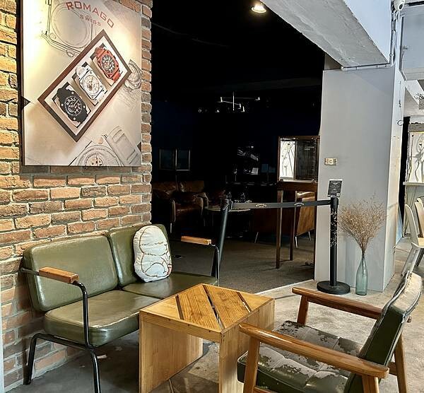 捷運文湖線六張犁站附近咖啡輕食推薦/草泥CAFE/帶媽媽來享受美食與悠閒的下午時光/有插座與免費WIFI/付款方