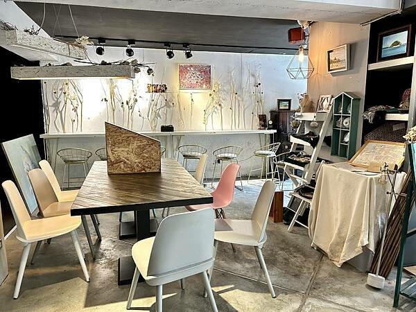 捷運文湖線六張犁站附近咖啡輕食推薦/草泥CAFE/帶媽媽來享受美食與悠閒的下午時光/有插座與免費WIFI/付款方