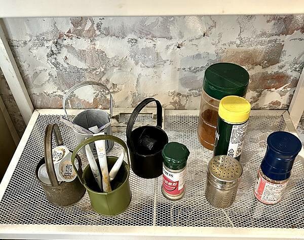 捷運文湖線六張犁站附近咖啡輕食推薦/草泥CAFE/帶媽媽來享受美食與悠閒的下午時光/有插座與免費WIFI/付款方