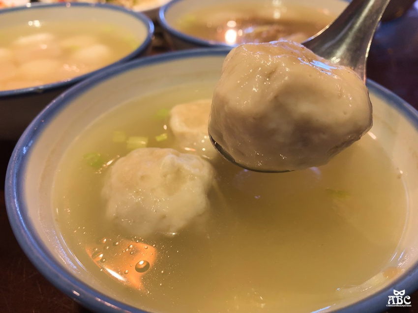 新竹美食|老饕必吃！古早味傳統美食推薦珈賀食堂，舒適空間有冷氣。