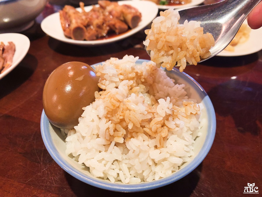 新竹美食|老饕必吃！古早味傳統美食推薦珈賀食堂，舒適空間有冷氣。