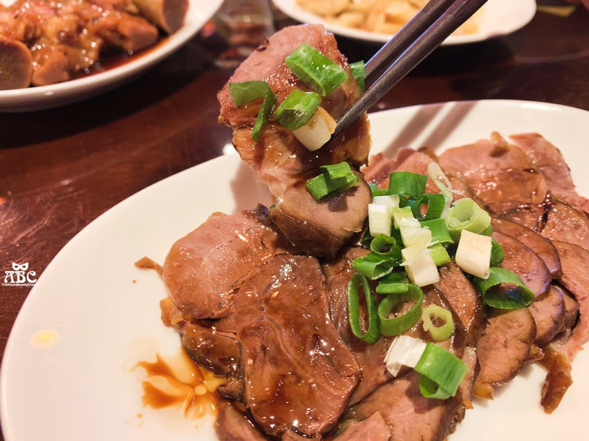 新竹美食|老饕必吃！古早味傳統美食推薦珈賀食堂，舒適空間有冷氣。