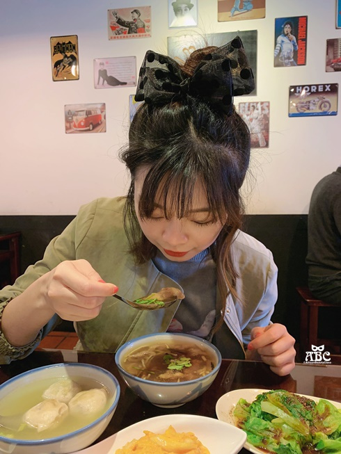 新竹美食|老饕必吃！古早味傳統美食推薦珈賀食堂，舒適空間有冷氣。