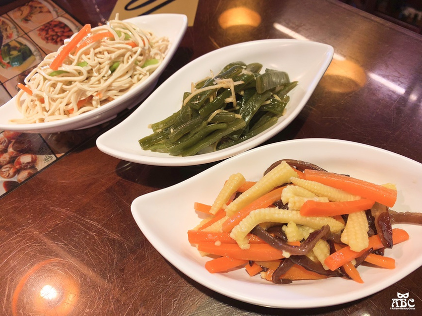 新竹美食|老饕必吃！古早味傳統美食推薦珈賀食堂，舒適空間有冷氣。