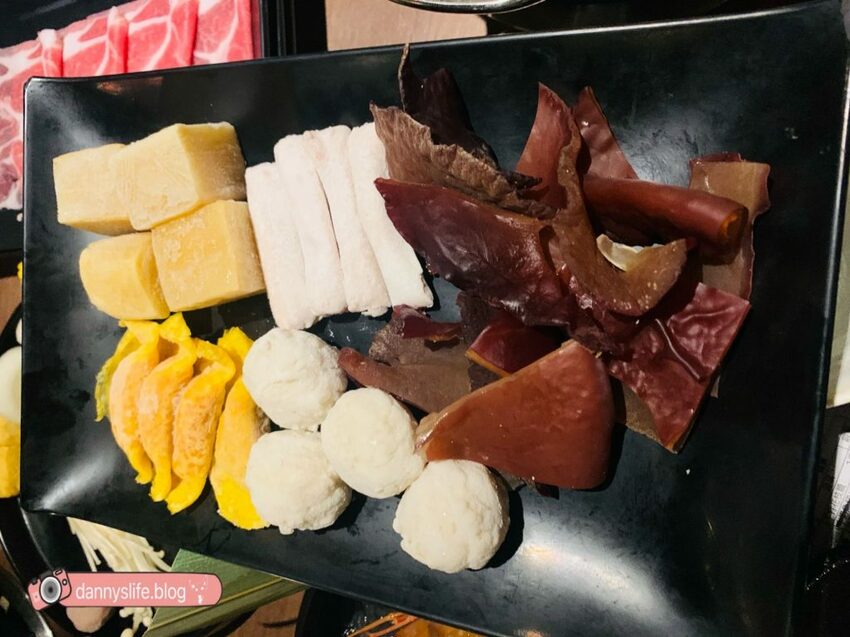 打狗霸 | 台北美食。犇鮮焱大胃王$598/野生黑鮪魚吃到飽 - 丹尼的吃喝玩樂