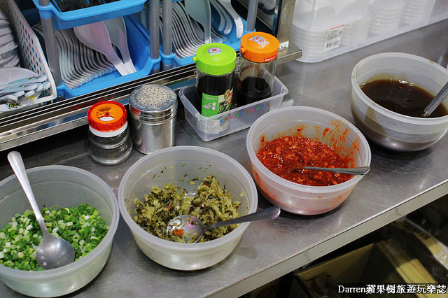 『台北南港捷運站美食』爽牛台南清燙牛肉湯★現點現切新鮮台灣溫體牛/純蔬菜熬煮牛骨高湯火鍋/一個人也可以吃的牛肉鍋/牛肉麵/巧遇冠軍香腸沈記香腸