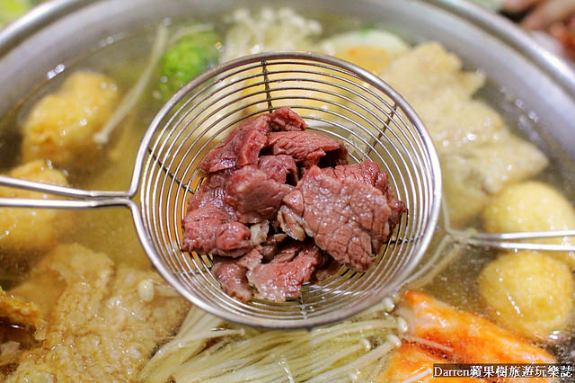 『台北南港捷運站美食』爽牛台南清燙牛肉湯★現點現切新鮮台灣溫體牛/純蔬菜熬煮牛骨高湯火鍋/一個人也可以吃的牛肉鍋/牛肉麵/巧遇冠軍香腸沈記香腸