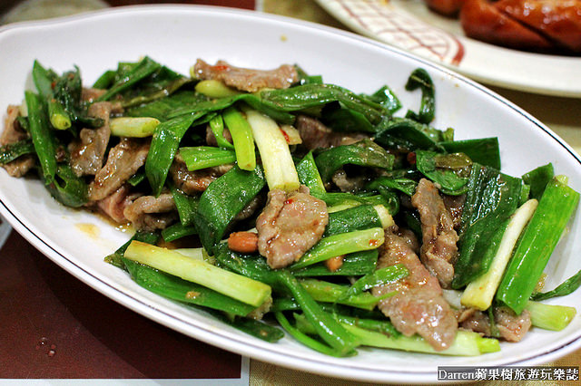 『台北南港捷運站美食』爽牛台南清燙牛肉湯★現點現切新鮮台灣溫體牛/純蔬菜熬煮牛骨高湯火鍋/一個人也可以吃的牛肉鍋/牛肉麵/巧遇冠軍香腸沈記香腸