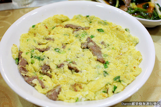 『台北南港捷運站美食』爽牛台南清燙牛肉湯★現點現切新鮮台灣溫體牛/純蔬菜熬煮牛骨高湯火鍋/一個人也可以吃的牛肉鍋/牛肉麵/巧遇冠軍香腸沈記香腸