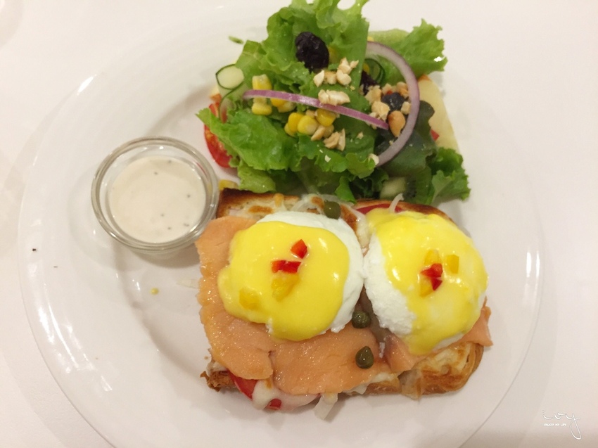 台南北區早午餐咖啡廳推薦，噠慷咖啡館cafe.com|