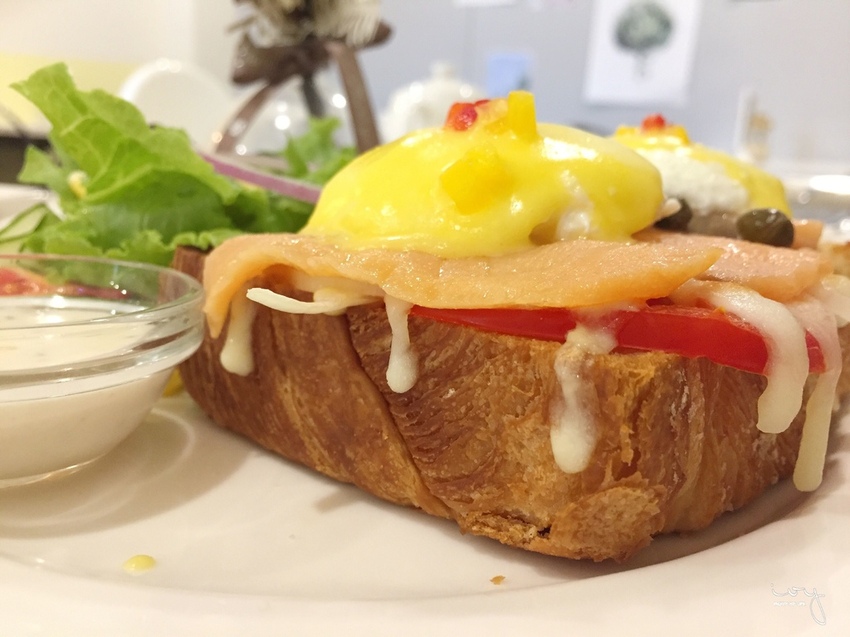 台南北區早午餐咖啡廳推薦，噠慷咖啡館cafe.com|