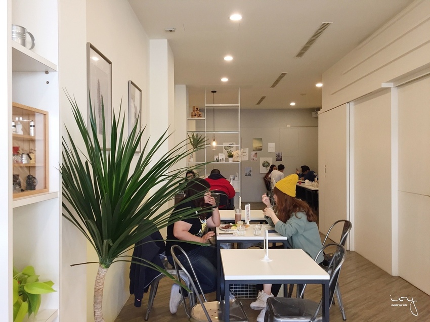 台南北區早午餐咖啡廳推薦，噠慷咖啡館cafe.com|