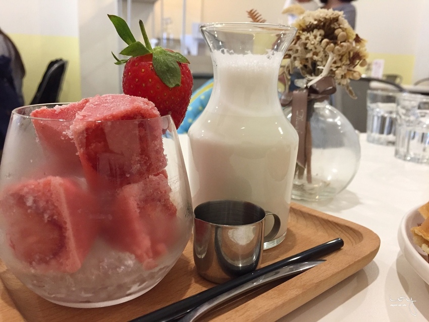 台南北區早午餐咖啡廳推薦，噠慷咖啡館cafe.com|