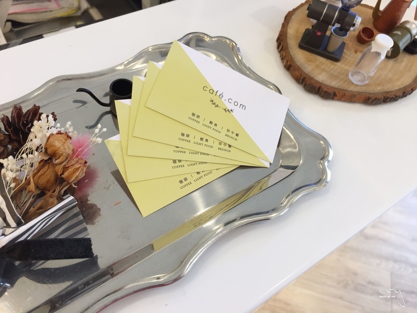 台南北區早午餐咖啡廳推薦，噠慷咖啡館cafe.com|