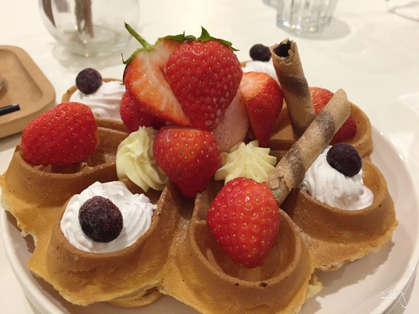 台南北區早午餐咖啡廳推薦，噠慷咖啡館cafe.com|