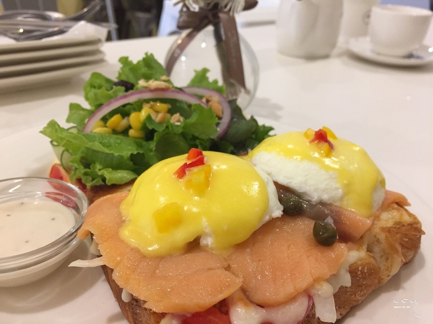 台南北區早午餐咖啡廳推薦，噠慷咖啡館cafe.com|