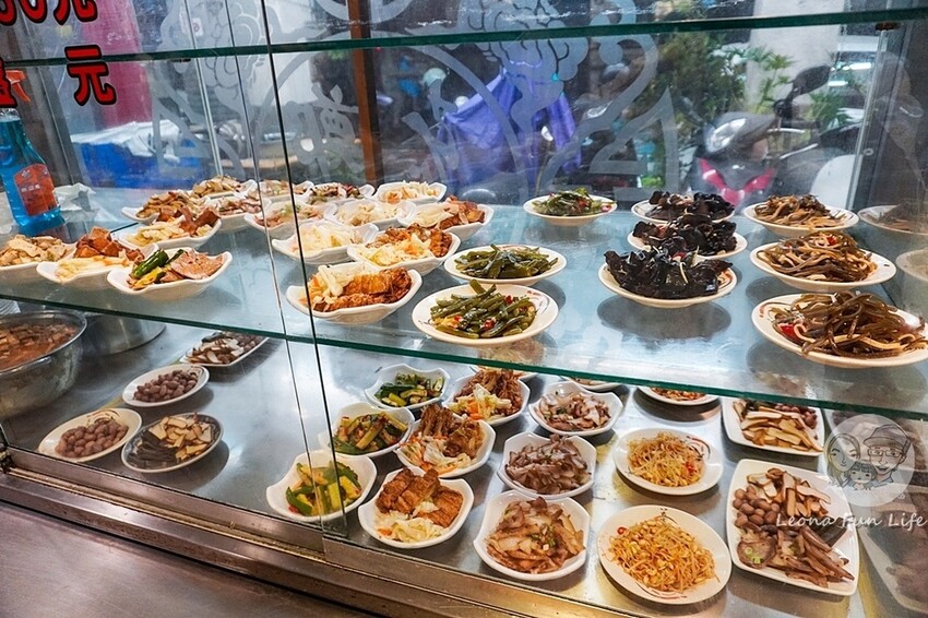 台南市中西區台南美食|老鄭牛肉麵館-飄香48多年老字號牛肉麵店，麵食炒飯都美味|菜單