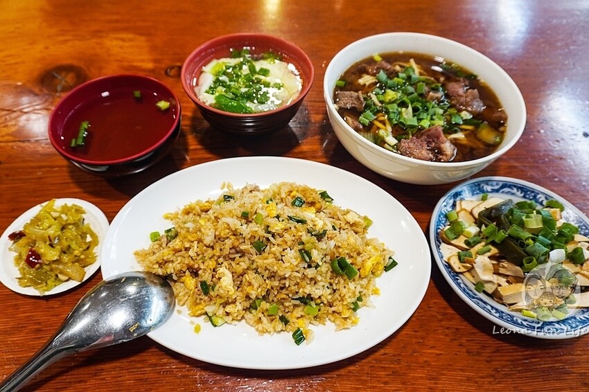 台南市中西區台南美食|老鄭牛肉麵館-飄香48多年老字號牛肉麵店，麵食炒飯都美味|菜單