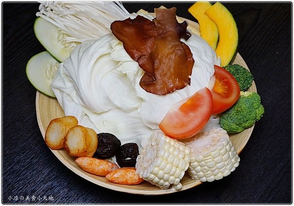 悅上引鍋物料理：台中西屯』悅上引鍋物料理║秋紅谷美食。嚴選精緻食材，平日全面餐點79折、啤酒買一送一透沁涼