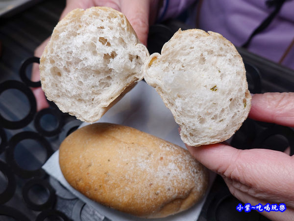 歐式餐包-洋城義大利餐廳慶城店 (1).jpg