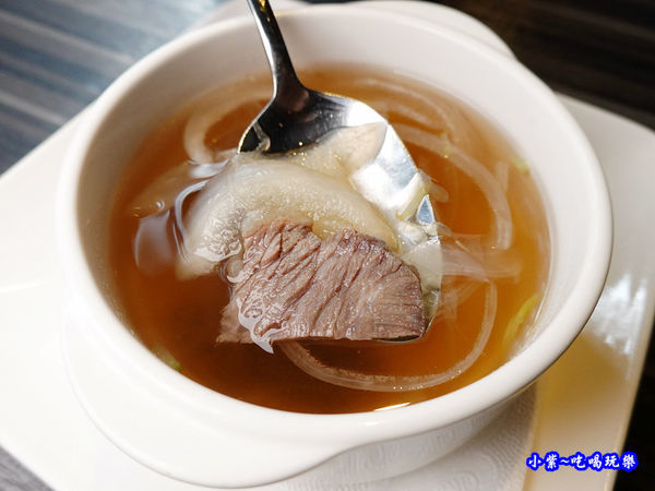 法式牛肉清湯-洋城義大利餐廳慶城店.jpg