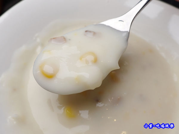 奶油蘑菇濃湯-洋城義大利餐廳慶城店 (2).jpg