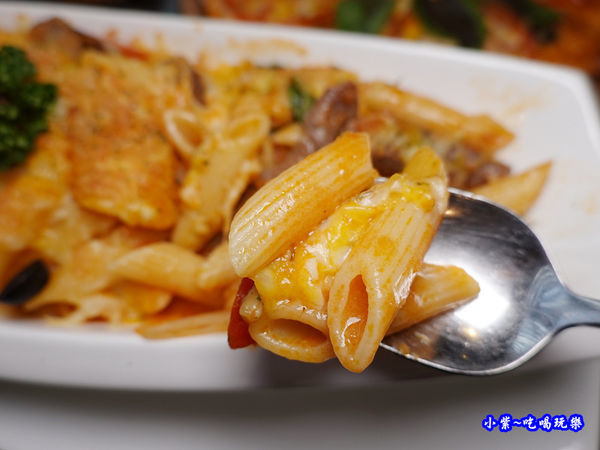 焗烤茄汁小牛筆管麵(加麵)-洋城義大利餐廳慶城店 (6).jpg