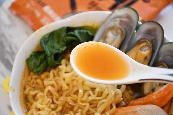 台北市中山區最像現煮的口感泡麵，採用專利技術、達到生麵口感～【Pulmuone圃美多】四款泡麵一次開箱～哪裡買的到？全聯