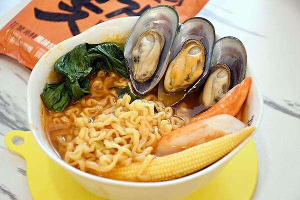 台北市中山區最像現煮的口感泡麵，採用專利技術、達到生麵口感～【Pulmuone圃美多】四款泡麵一次開箱～哪裡買的到？全聯