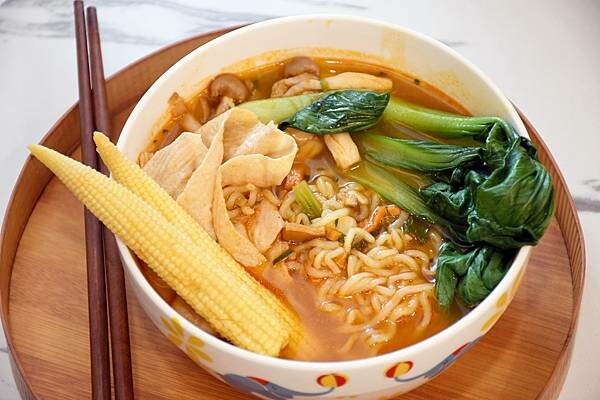 台北市中山區最像現煮的口感泡麵，採用專利技術、達到生麵口感～【Pulmuone圃美多】四款泡麵一次開箱～哪裡買的到？全聯